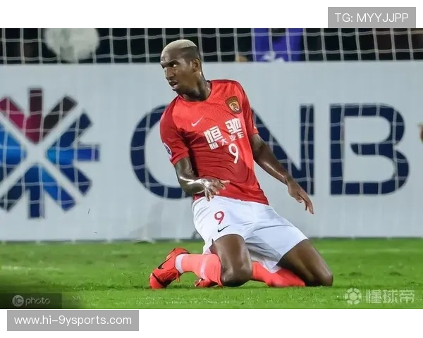 斯托克城俱乐部引援动向与赛季目标全面解析最新官方消息深度观察