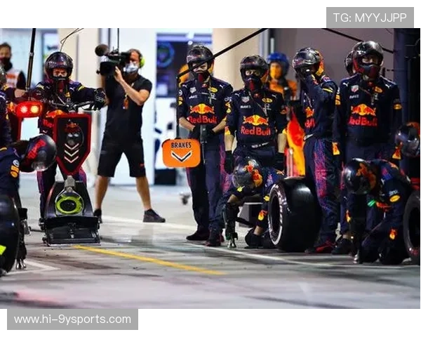 F1赛事激烈角逐本赛季红牛队再创辉煌汉密尔顿状态回升挑战冠军地位 F1赛事激烈角逐本赛季红牛队再创辉煌汉密尔顿状态回升挑战冠军地位