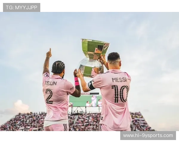 梅西加盟迈阿密国际后首度登场表现亮眼 球迷热议其未来发展